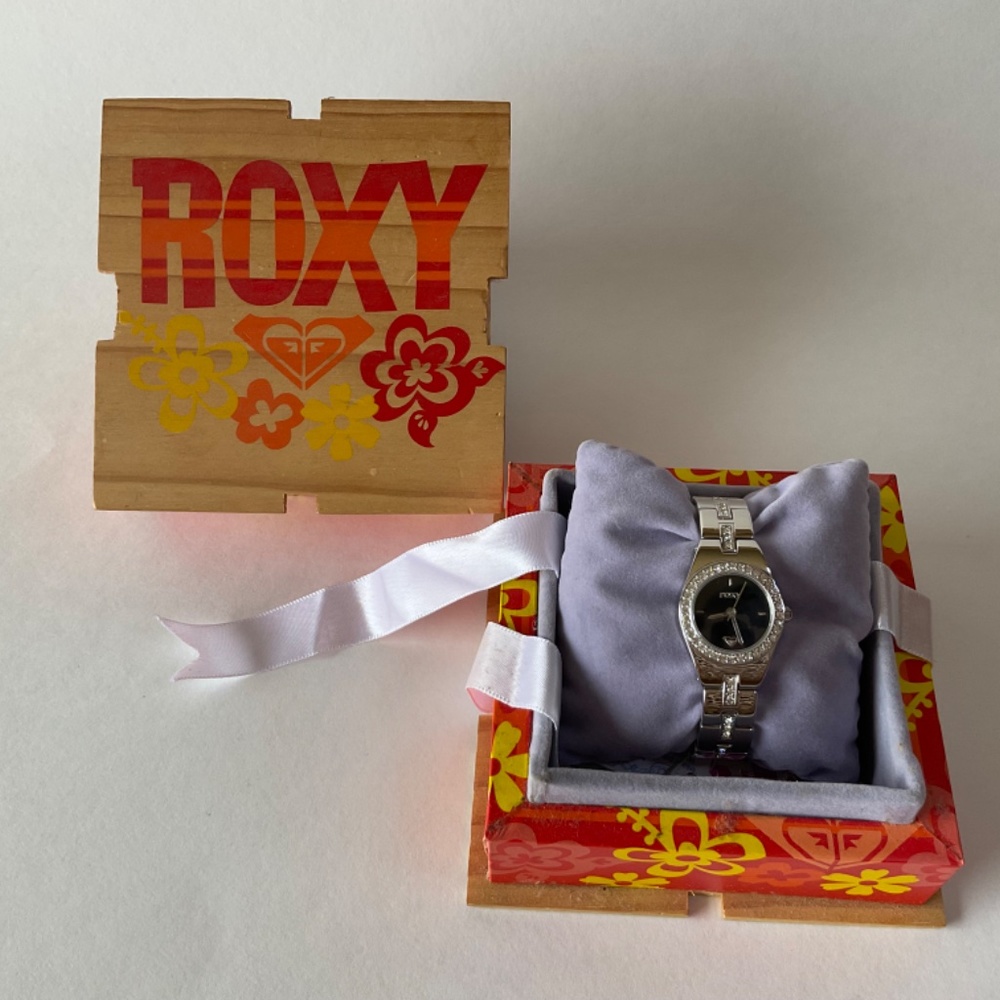 Vintage ROXY Wrist Watch - Surf Style Elegance!